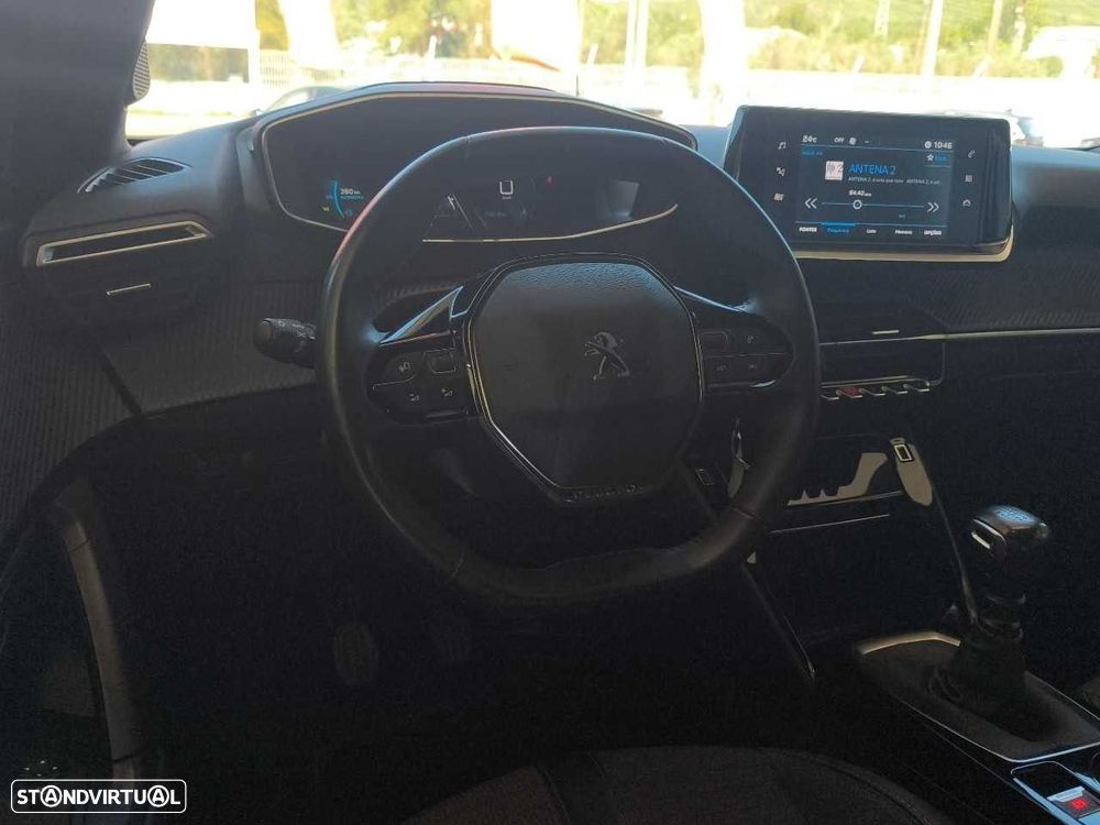 Peugeot 2008 1.2 PureTech Allure - 11