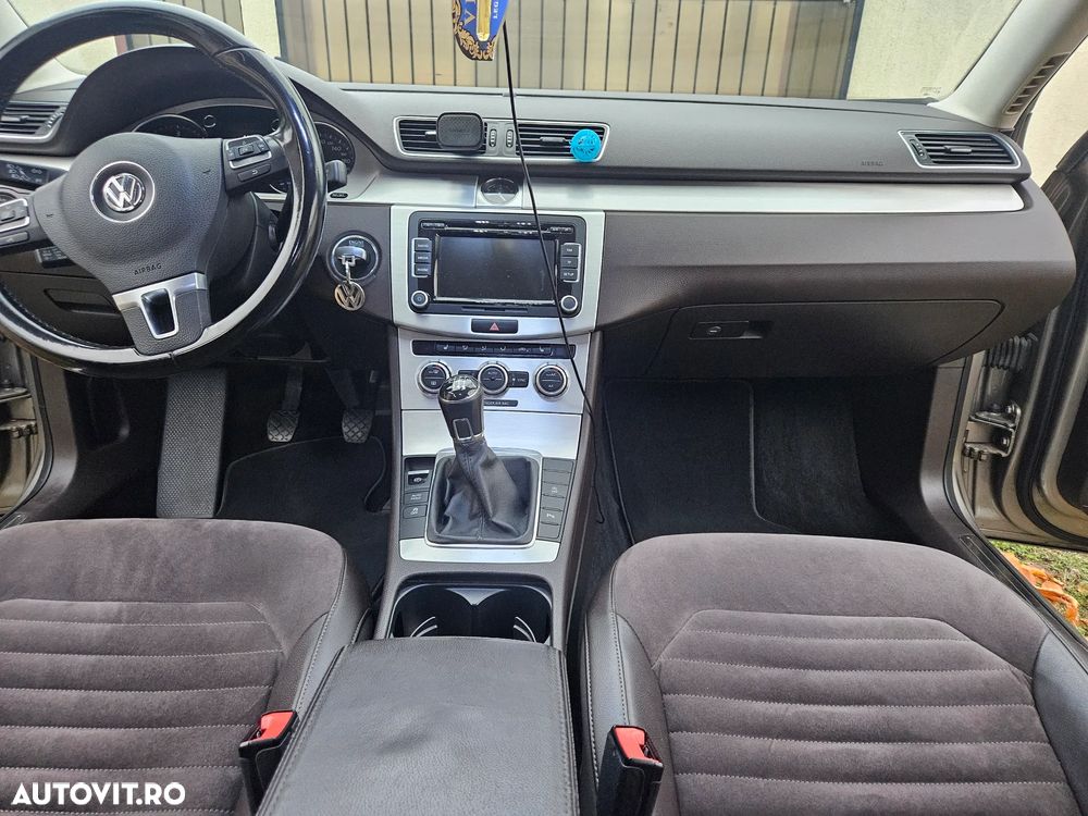 Volkswagen Passat 2.0 TDI BlueMotion Tehnology Highline - 21