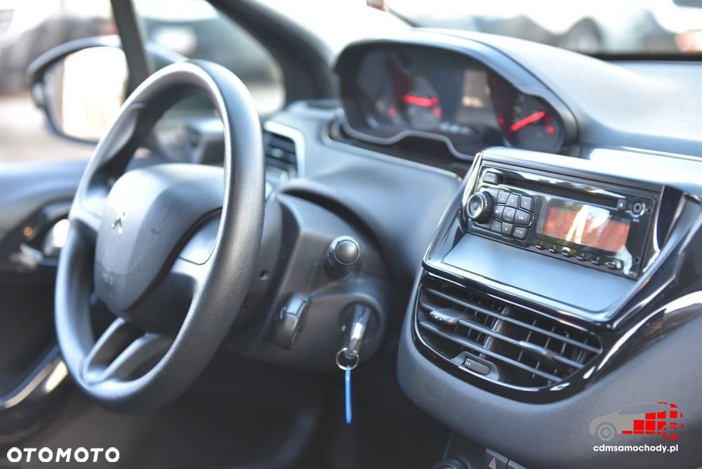 Peugeot 208 - 18