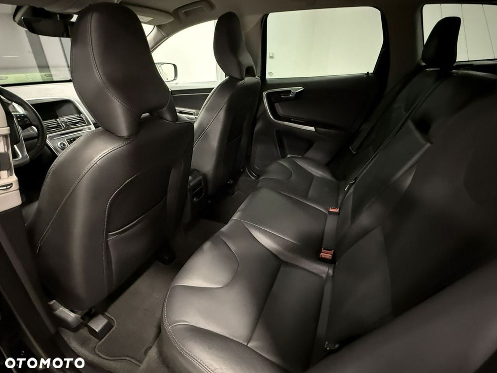 Volvo XC 60 D3 Drive-E Momentum - 21