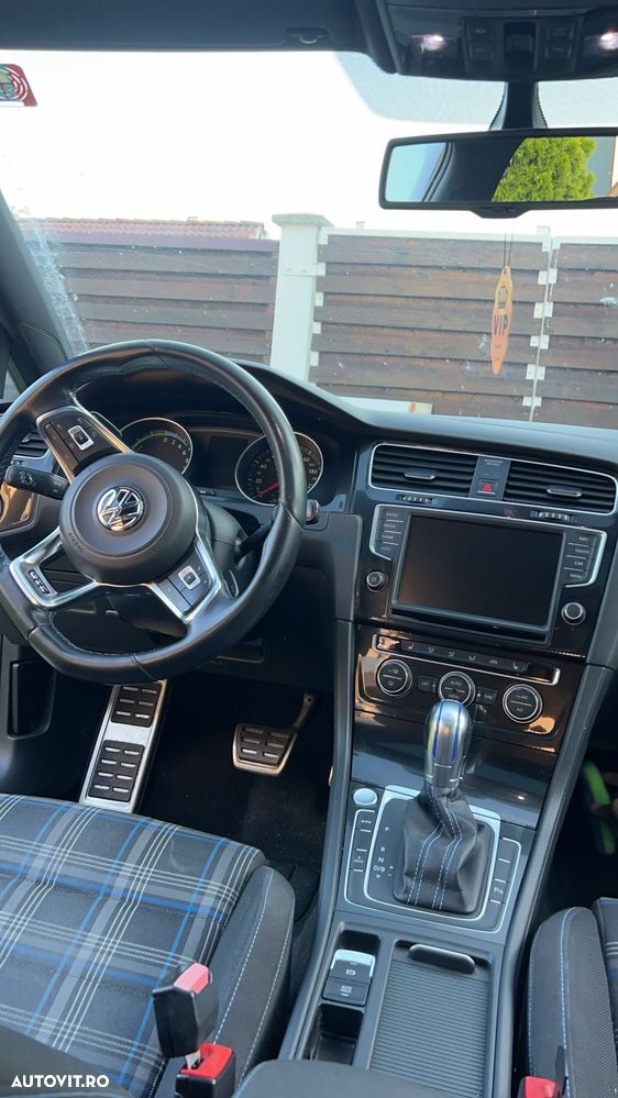 Volkswagen Golf - 13