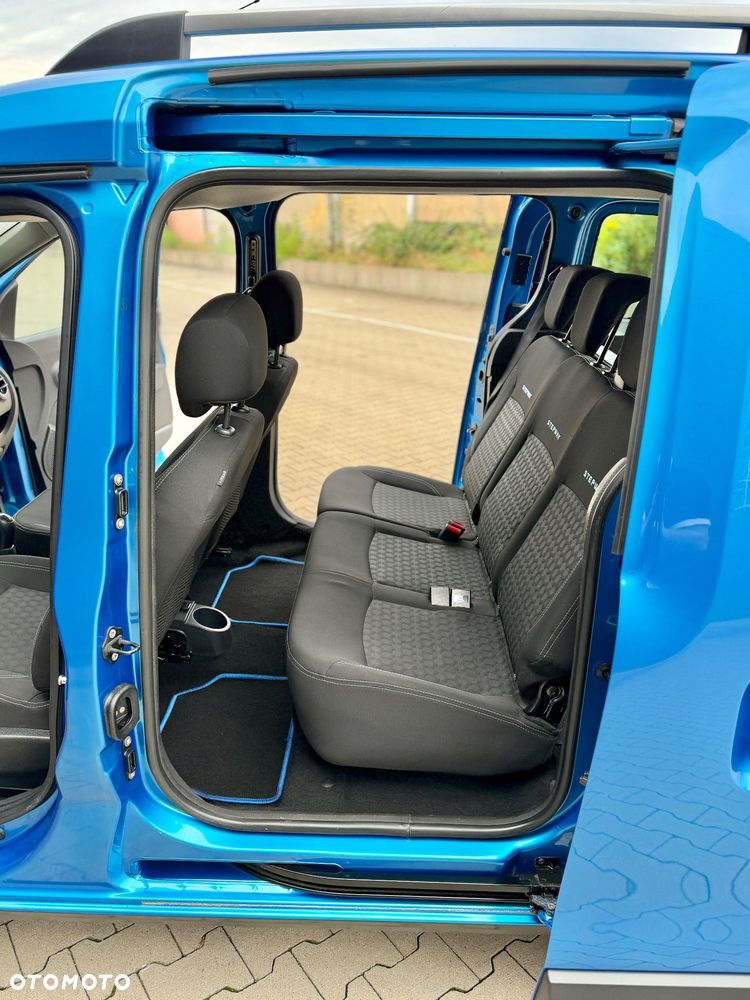 Dacia Dokker TCe 115 Stepway Celebration - 32