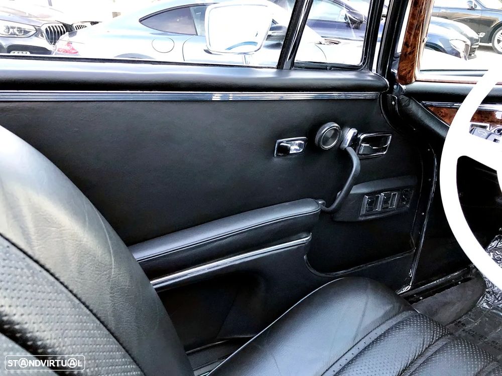 Mercedes-Benz 280 - 12