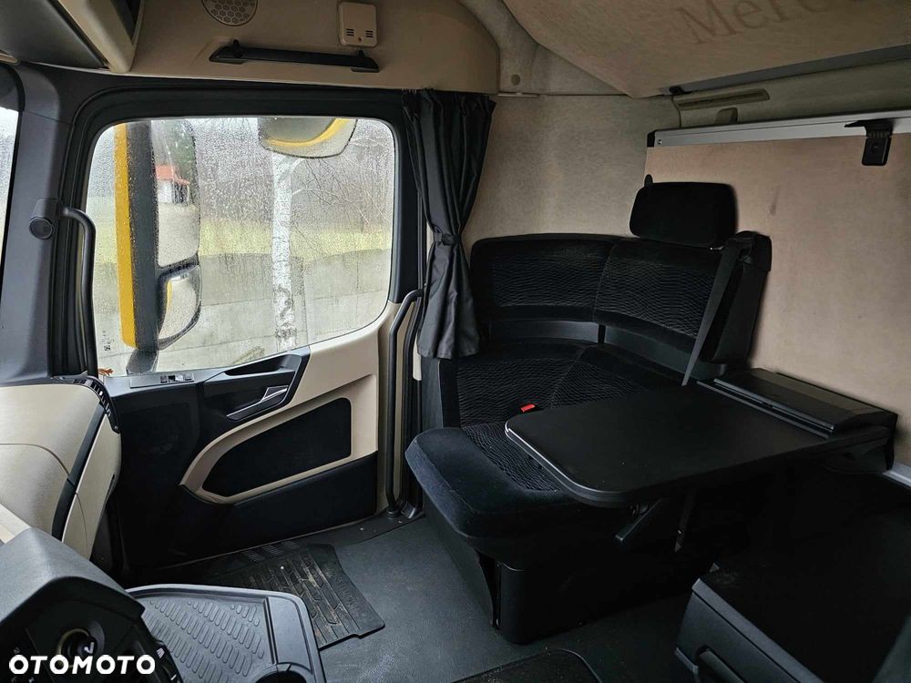 Mercedes-Benz ACTROS - 8