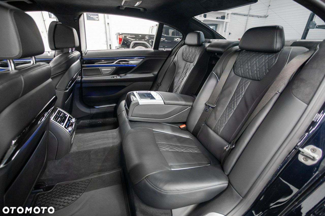 BMW Seria 7 - 21
