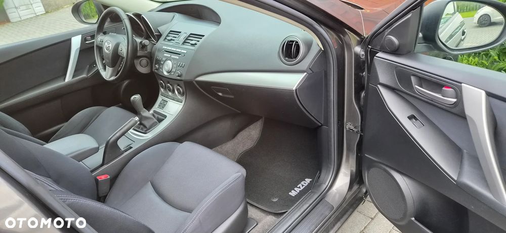 Mazda 3 - 32