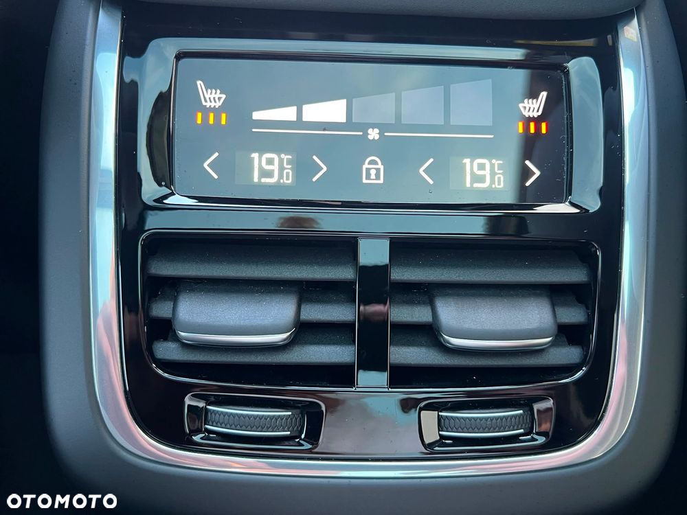 Volvo XC 60 B5 B AWD Ultimate Black Edition - 30