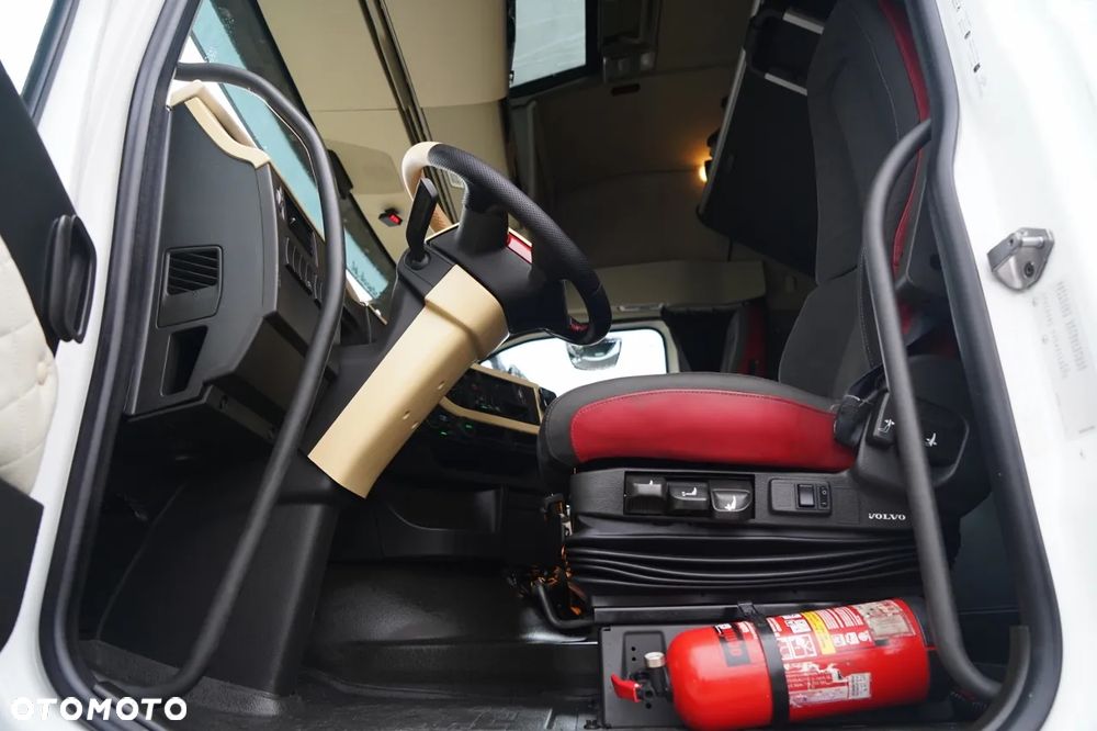Volvo FH 460 /  KLIMA POSTOJOWA / STANDARD / I-SHIFT / - 25