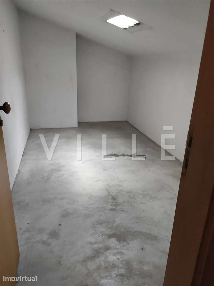 Apartamento T2 com Varanda e Vista Desafogada | Alfragide - Grande imagem: 5/33