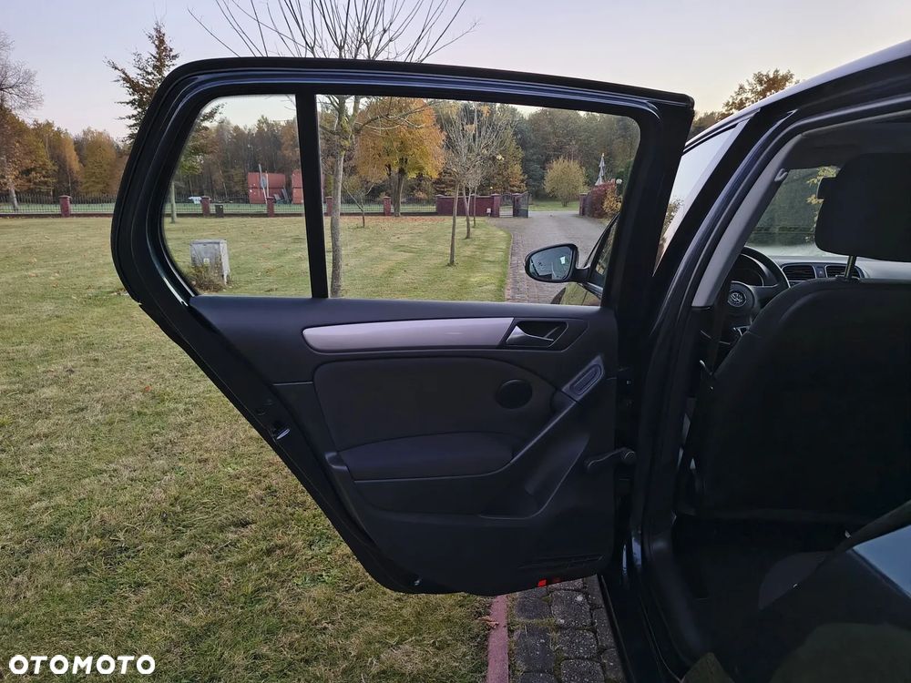 Volkswagen Golf 1.6 TDI BlueMotion Technology Cup - 13