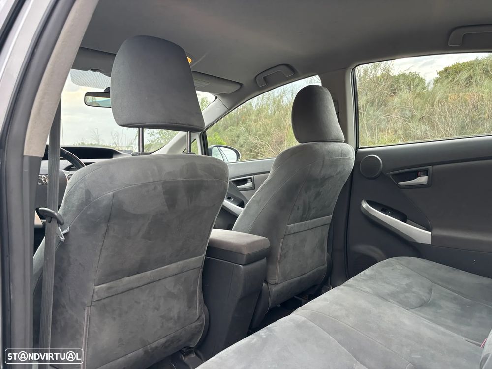 Toyota Prius 1.8 Premium - 32