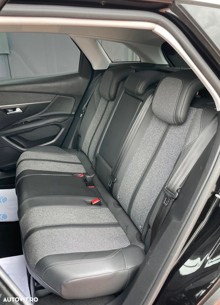 Peugeot 3008 1.2 PureTech 130 EAT8 GT - 39