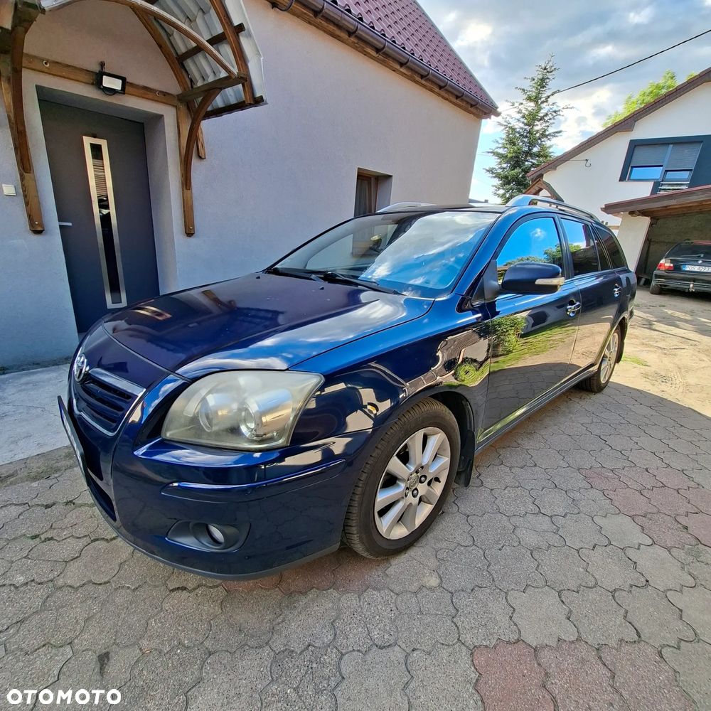 Toyota Avensis 2.0 D-4D Luna - 1