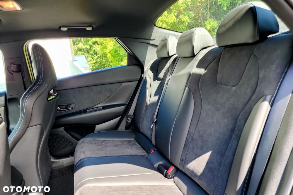 Hyundai Elantra - 15