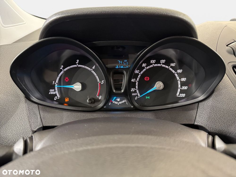 Ford Tourneo Courier - 17