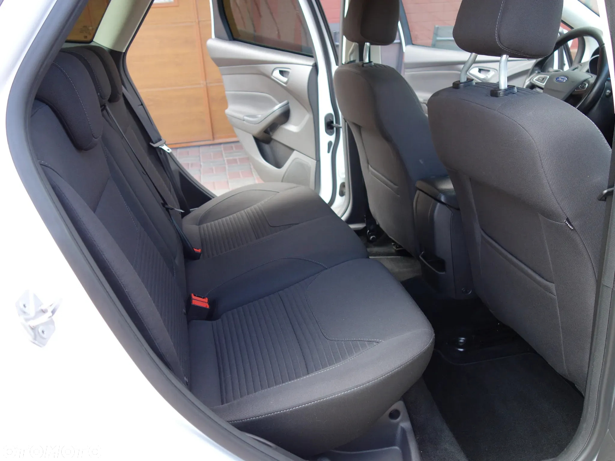 Ford Focus Turnier 1.5 EcoBlue Start-Stopp-System TITANIUM - 26