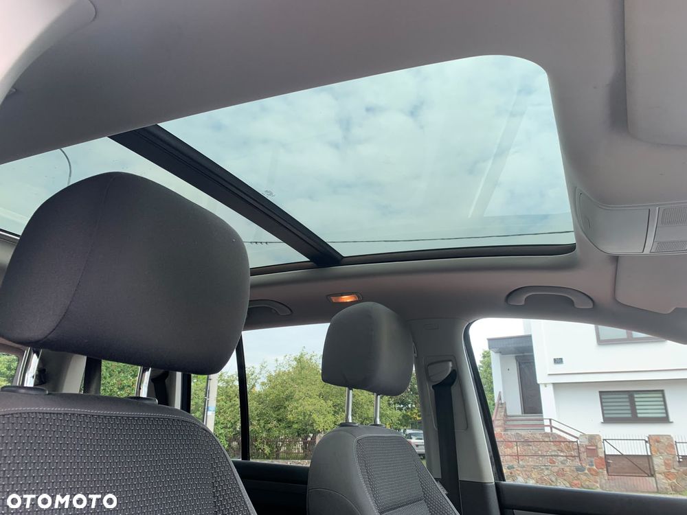 Volkswagen Touran 1.6 TDI DPF BlueMotion Technology Highline - 29