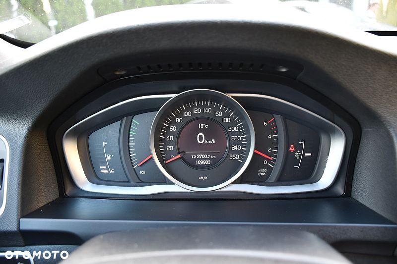Volvo V60 D3 Momentum - 35