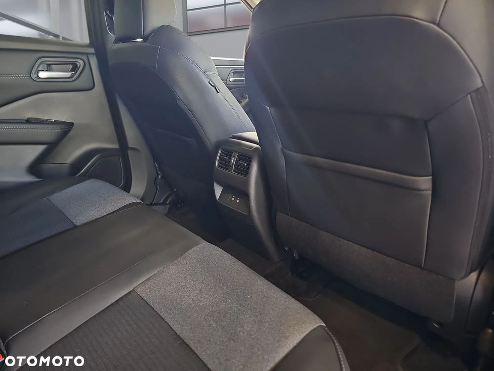 Nissan Qashqai 1.3 DIG-T MHEV N-Connecta Xtronic - 19