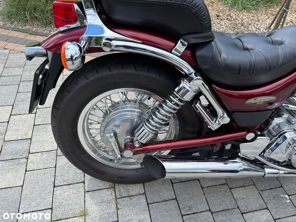 Suzuki Intruder - 11