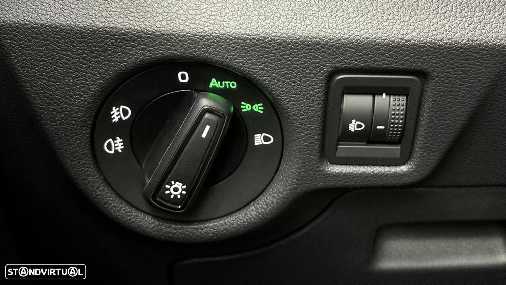Skoda Kamiq 1.0 TSI Style DSG - 25