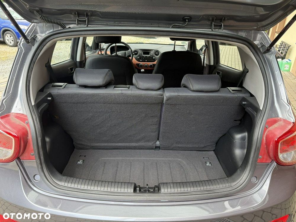 Hyundai i10 1.0 Fifa World Cup Edition - 28