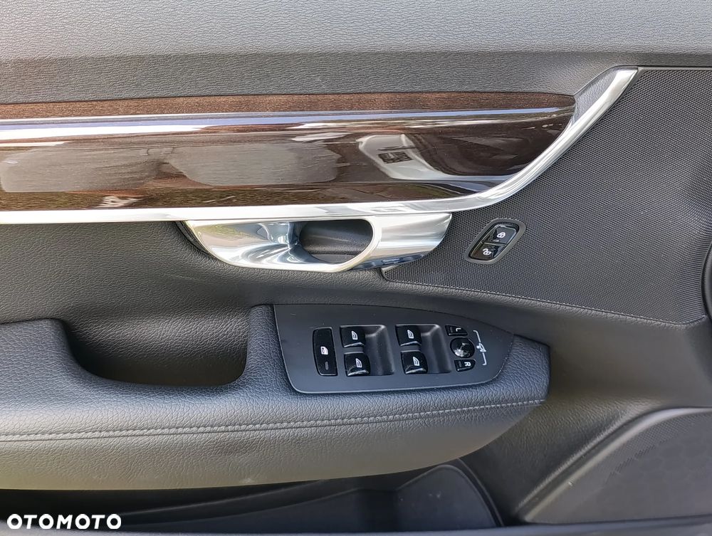 Volvo V90 D4 Momentum - 12