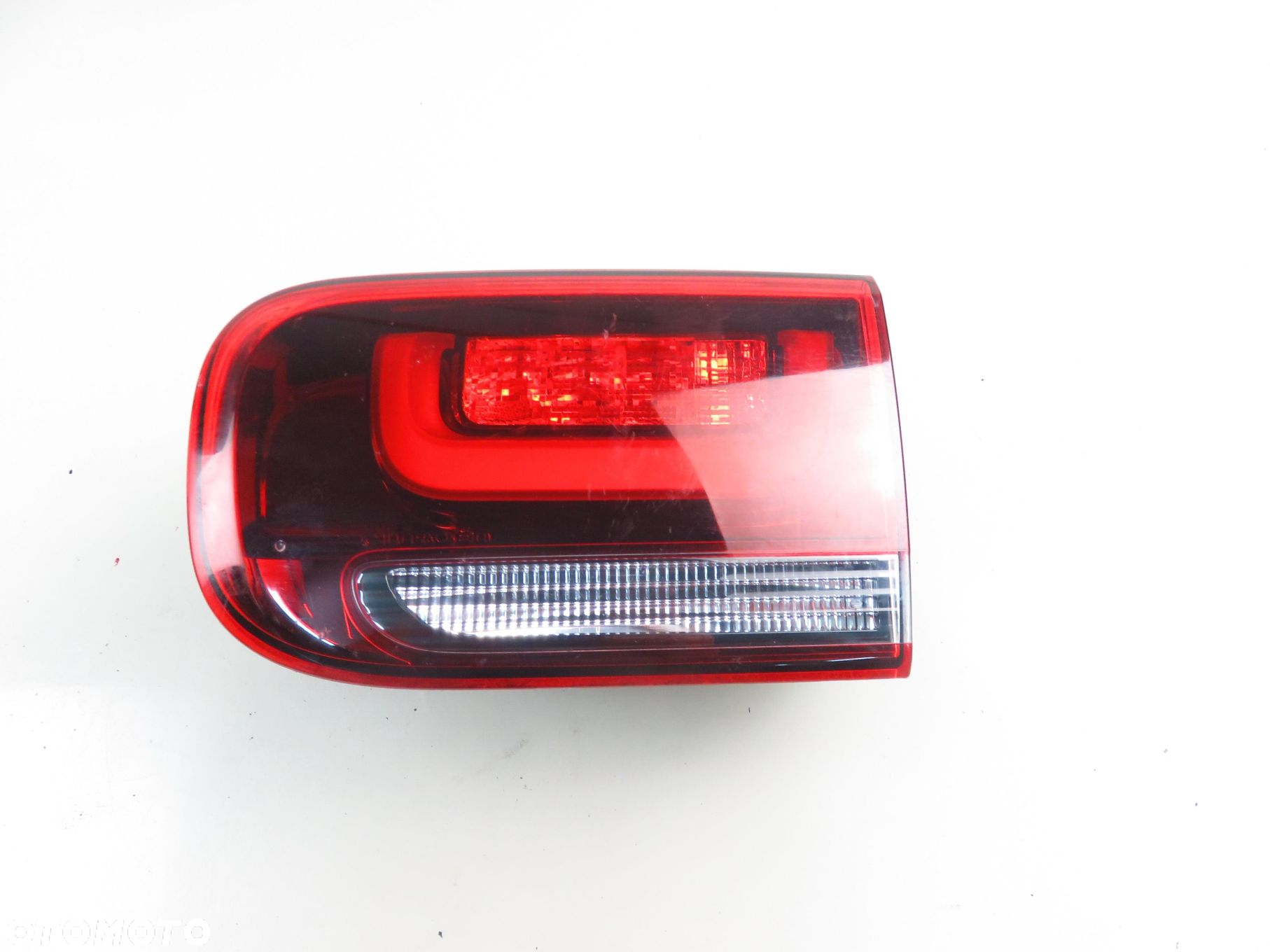LAMPA PRAWA TYLNA KLAPA CITROEN C4 CACTUS 9821352180 - 8