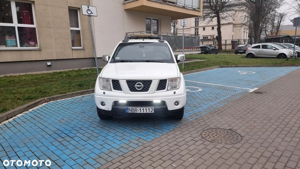 Nissan Navara 2.5 D LE - 8
