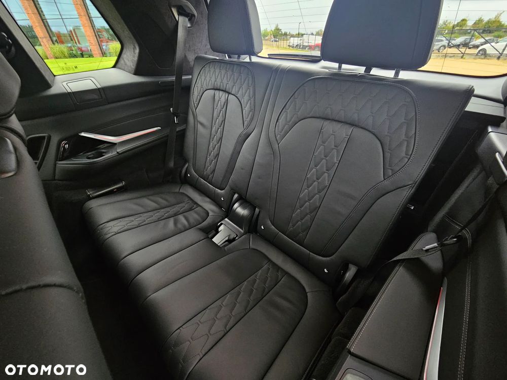BMW X7 M50i sport - 27
