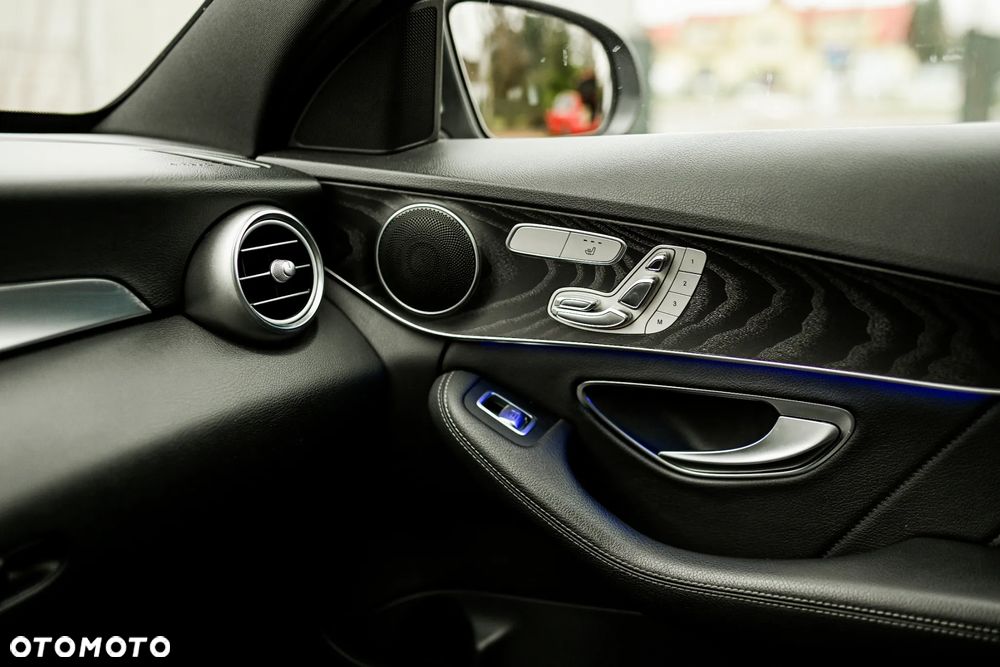 Mercedes-Benz Klasa C 200 d 9G-TRONIC AMG Line - 36