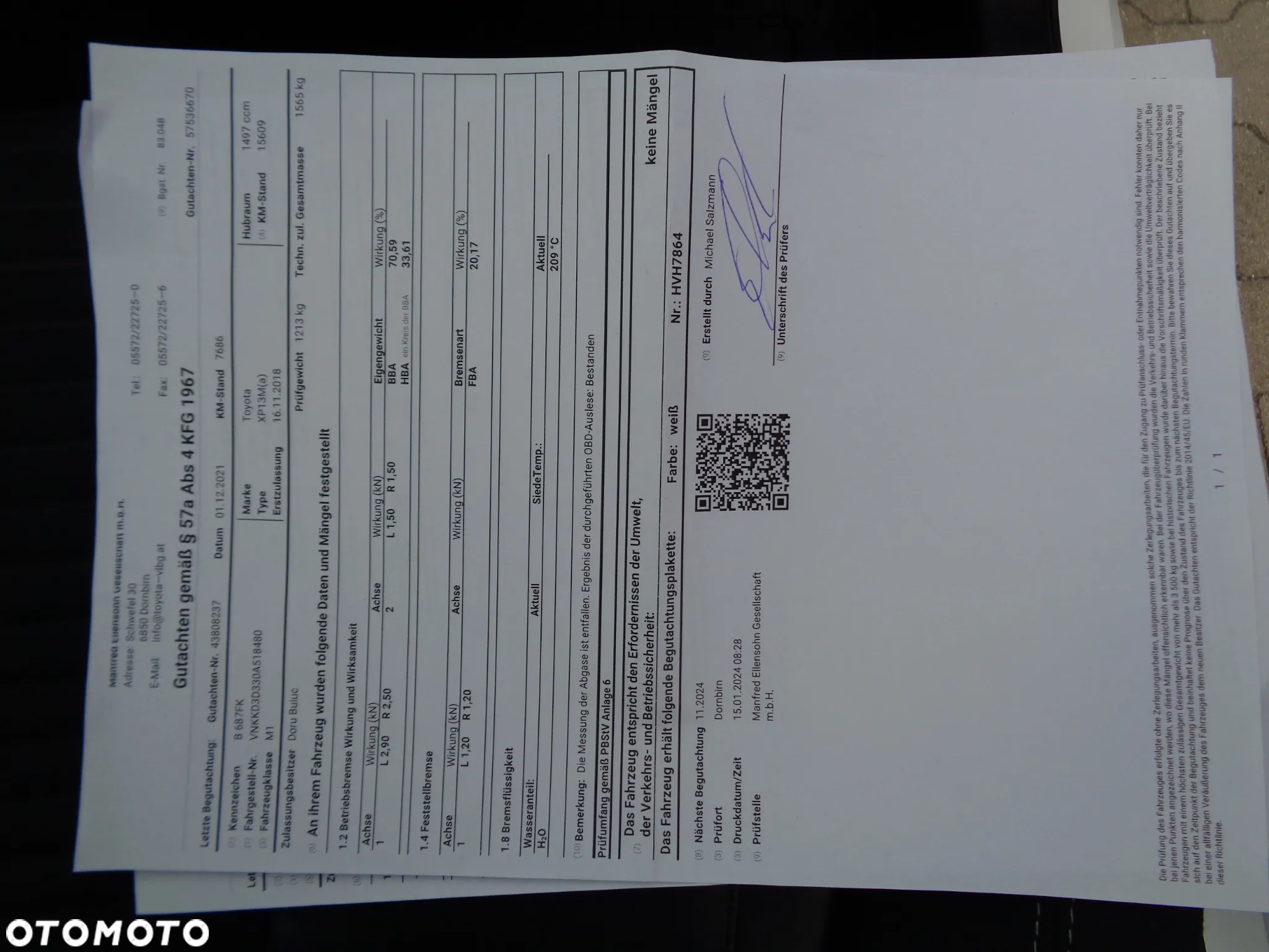 Toyota Yaris Hybrid 100 Premium - 26