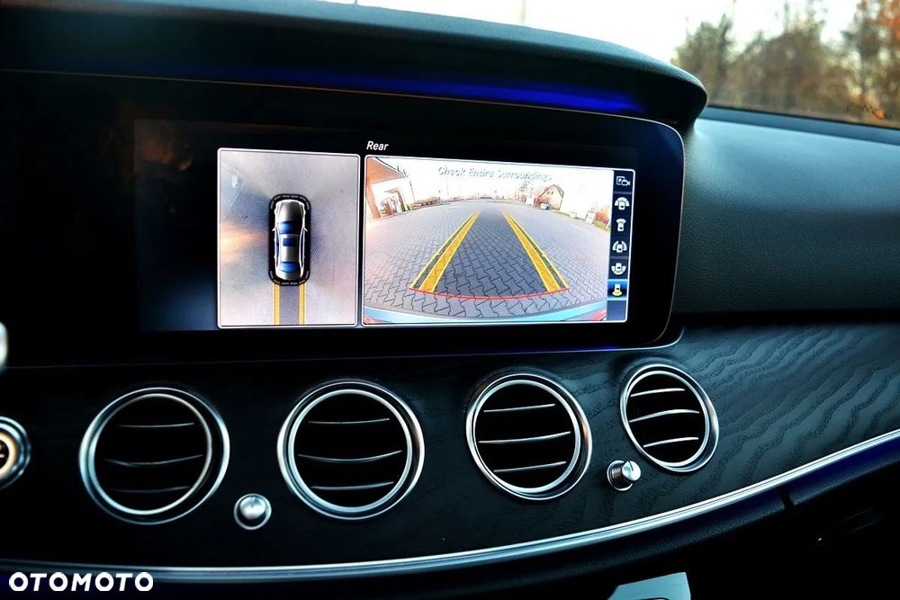 Mercedes-Benz Klasa E 250 9G-TRONIC AMG Line - 9