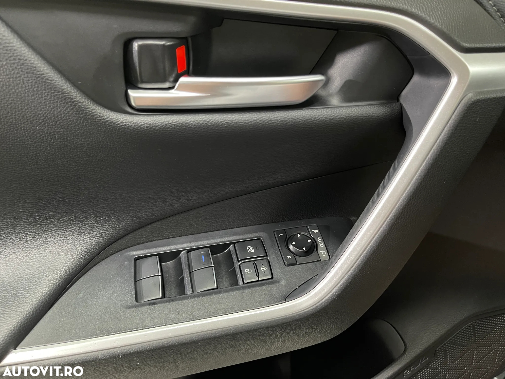 Toyota RAV4 - 16