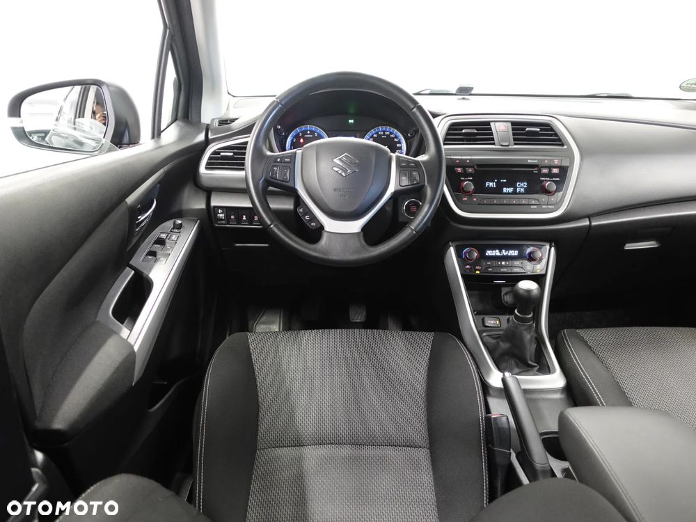 Suzuki SX4 S-Cross 1.6 VVT 4x2 Comfort - 29
