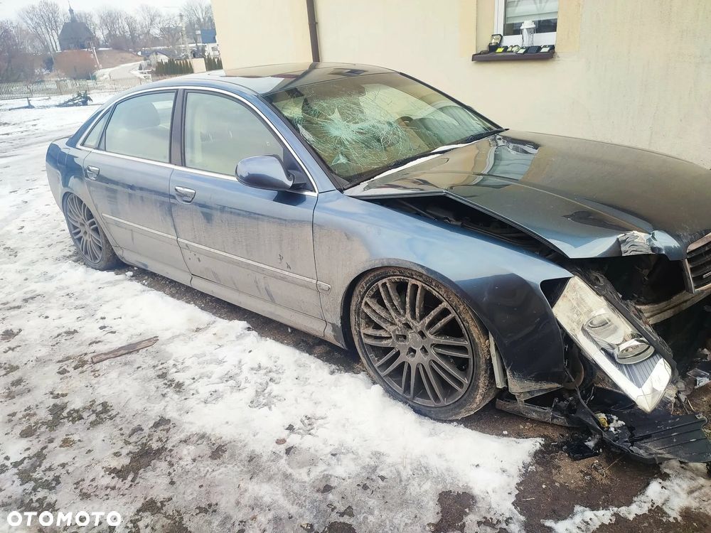 Audi A8 - 4