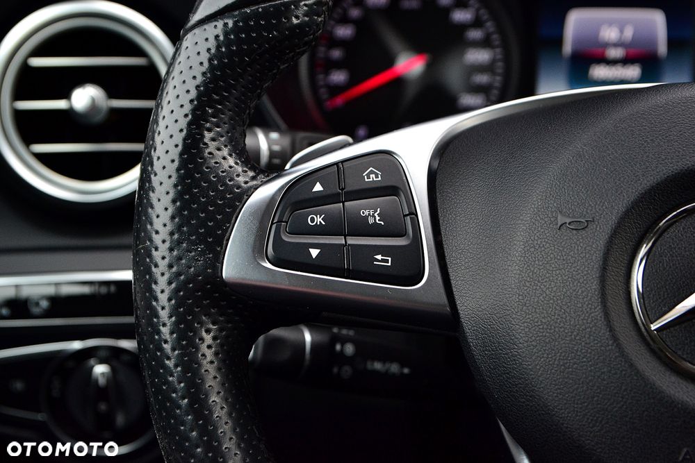 Mercedes-Benz GLC 250 4Matic 9G-TRONIC AMG Line - 26