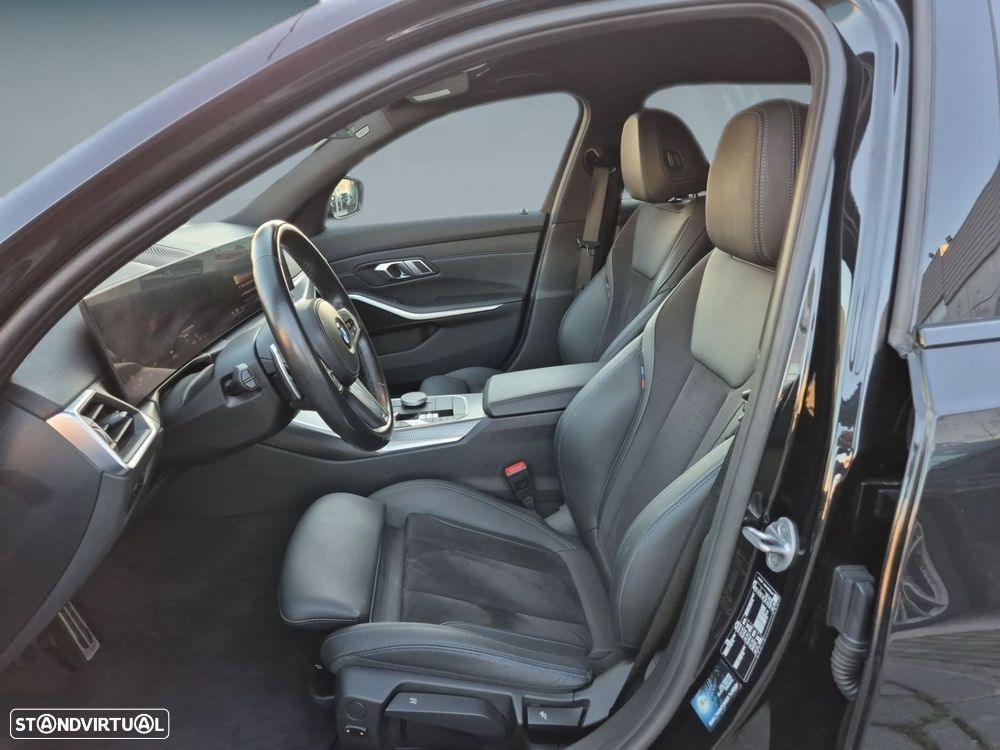 BMW 320 d Pack Desportivo M Auto - 11