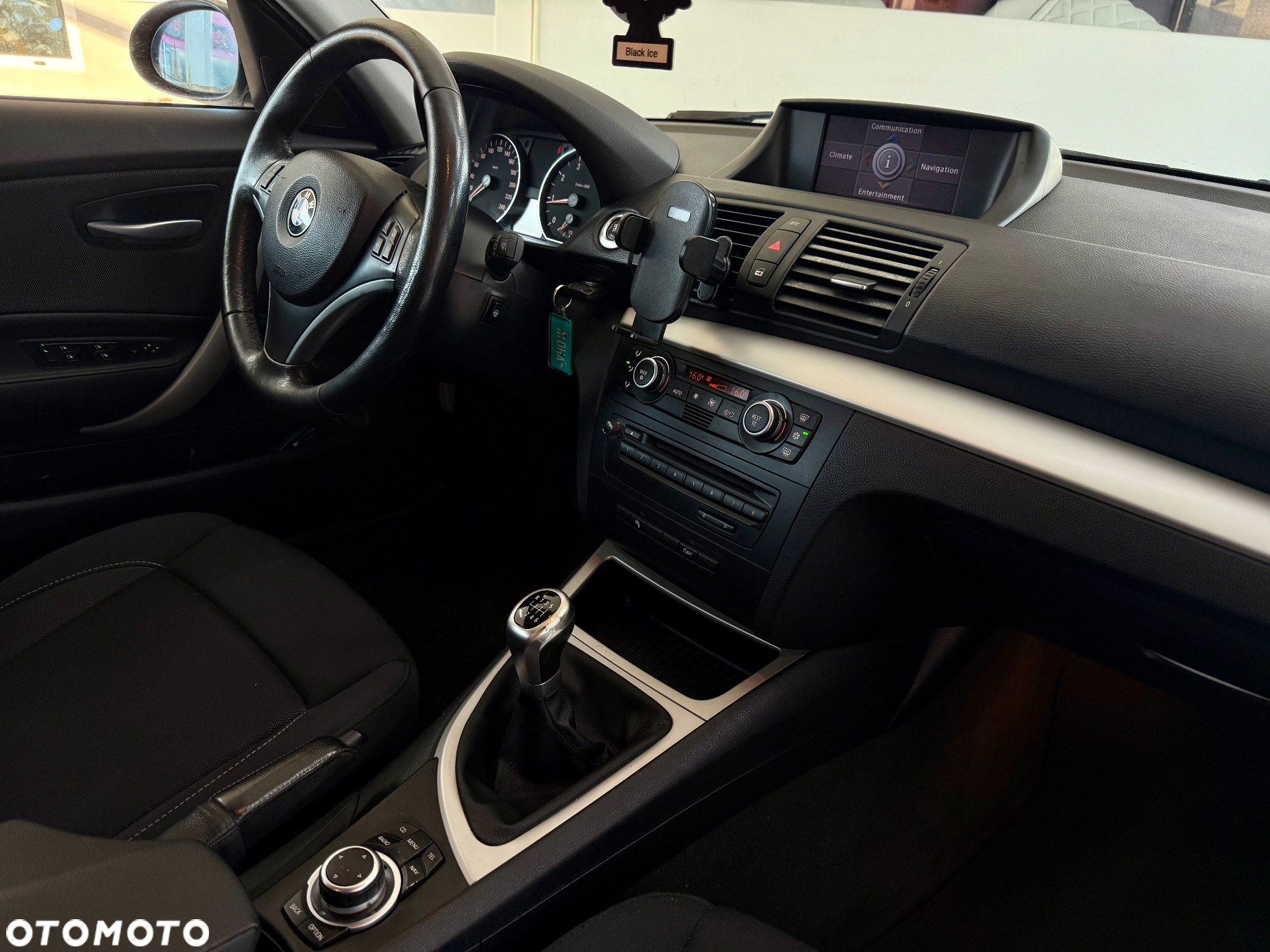 BMW Seria 1 116i - 29