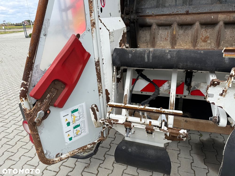 Renault D320 / 6x2 / ŚMIECIARKA / EURO 6 /  SPROWADZONA / STAN BDB / / / - 24