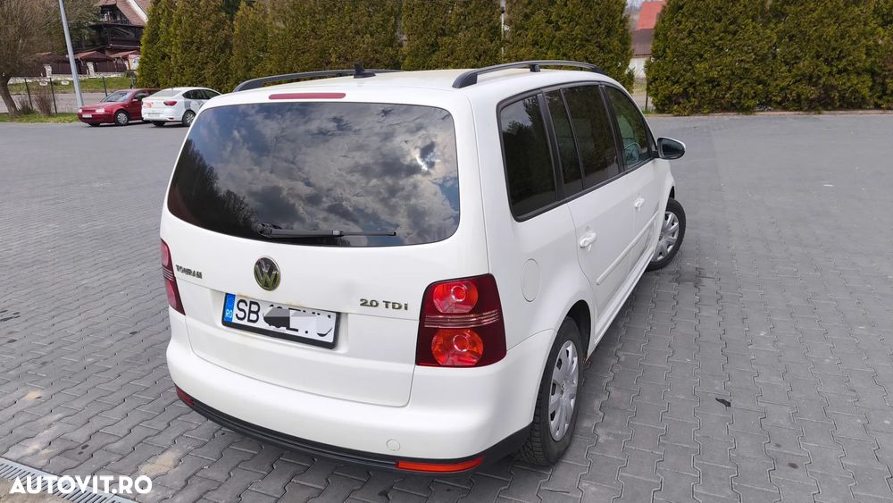 Volkswagen Touran - 3