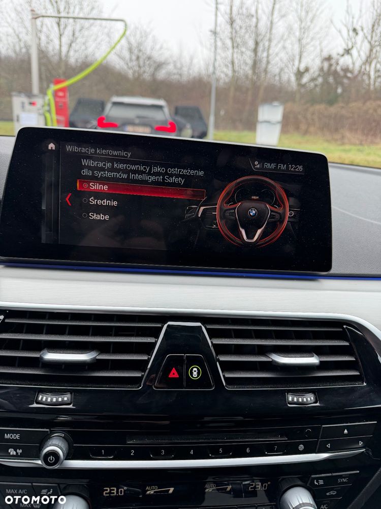 BMW Seria 5 530d xDrive Sport Line sport - 25