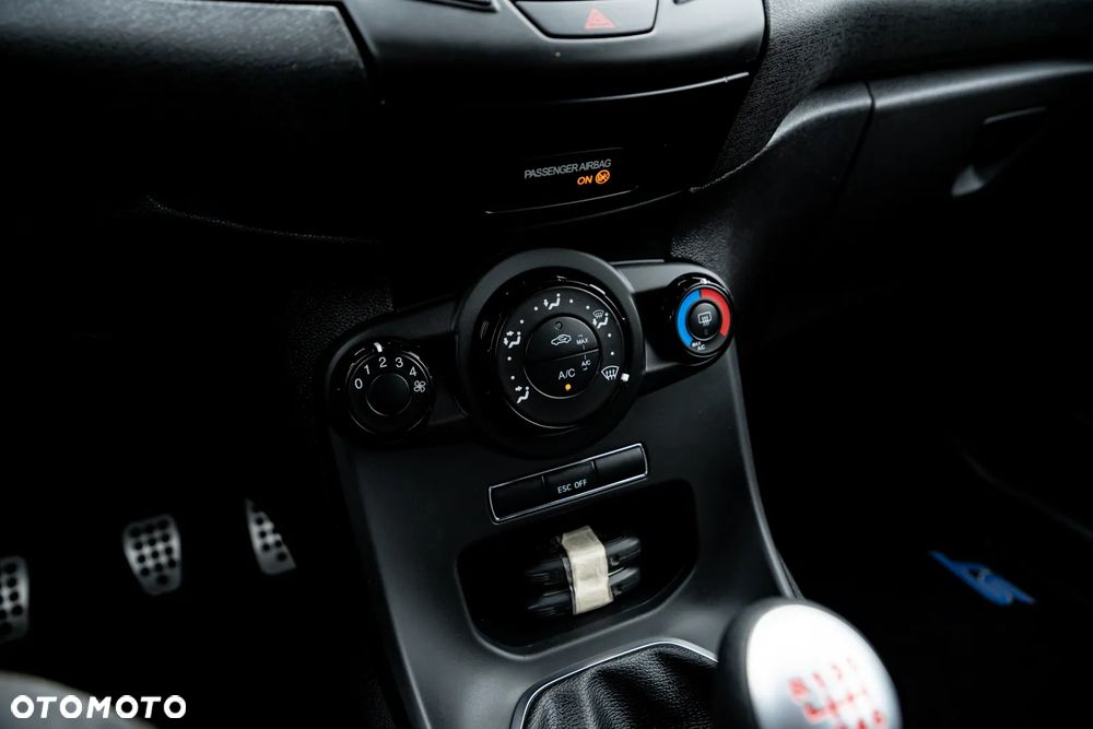 Ford Fiesta 1.6 EcoBoost ST - 36