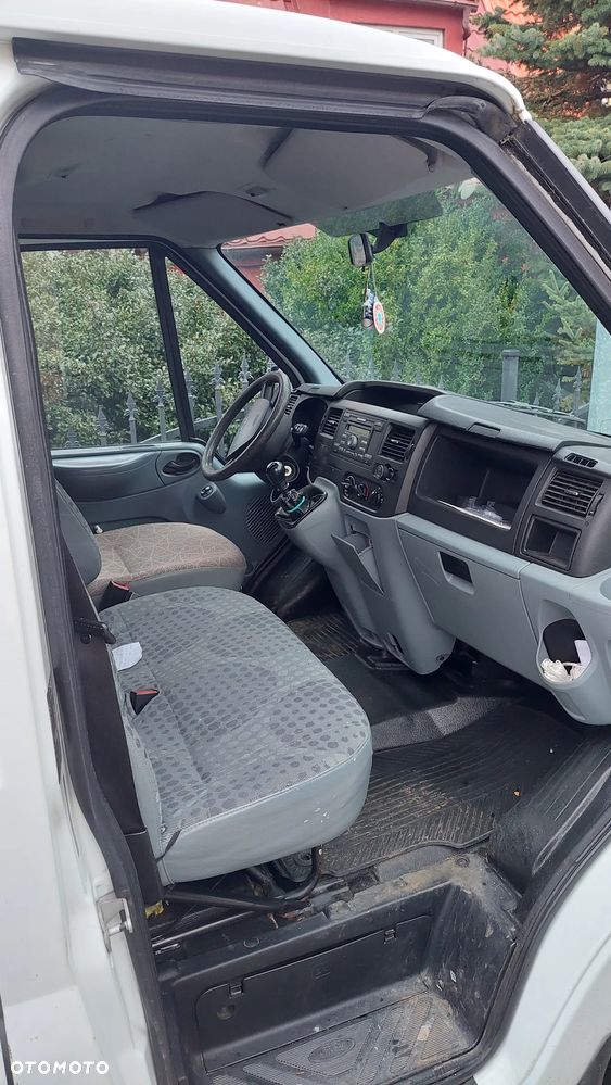 Ford Transit - 12