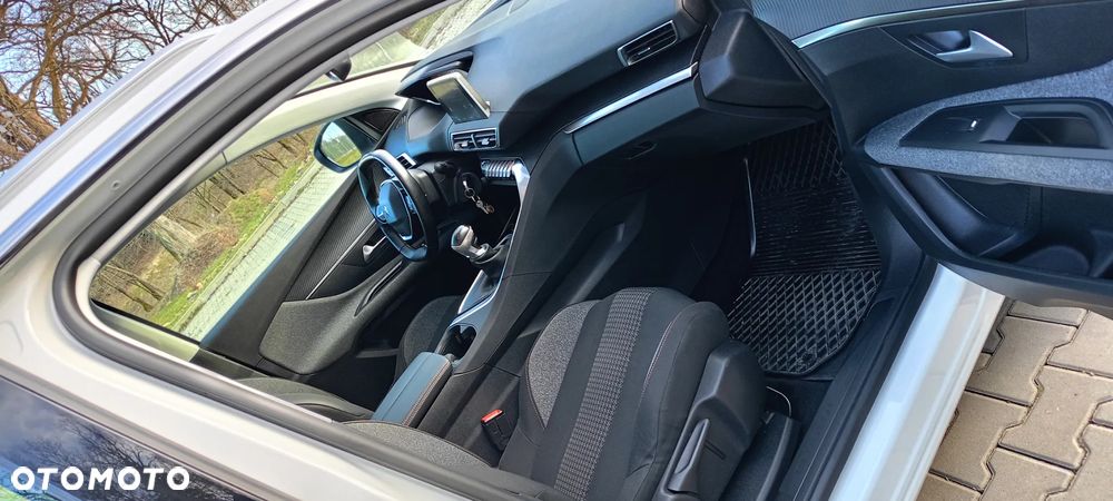 Peugeot 3008 1.5 BlueHDi Active S&S - 17