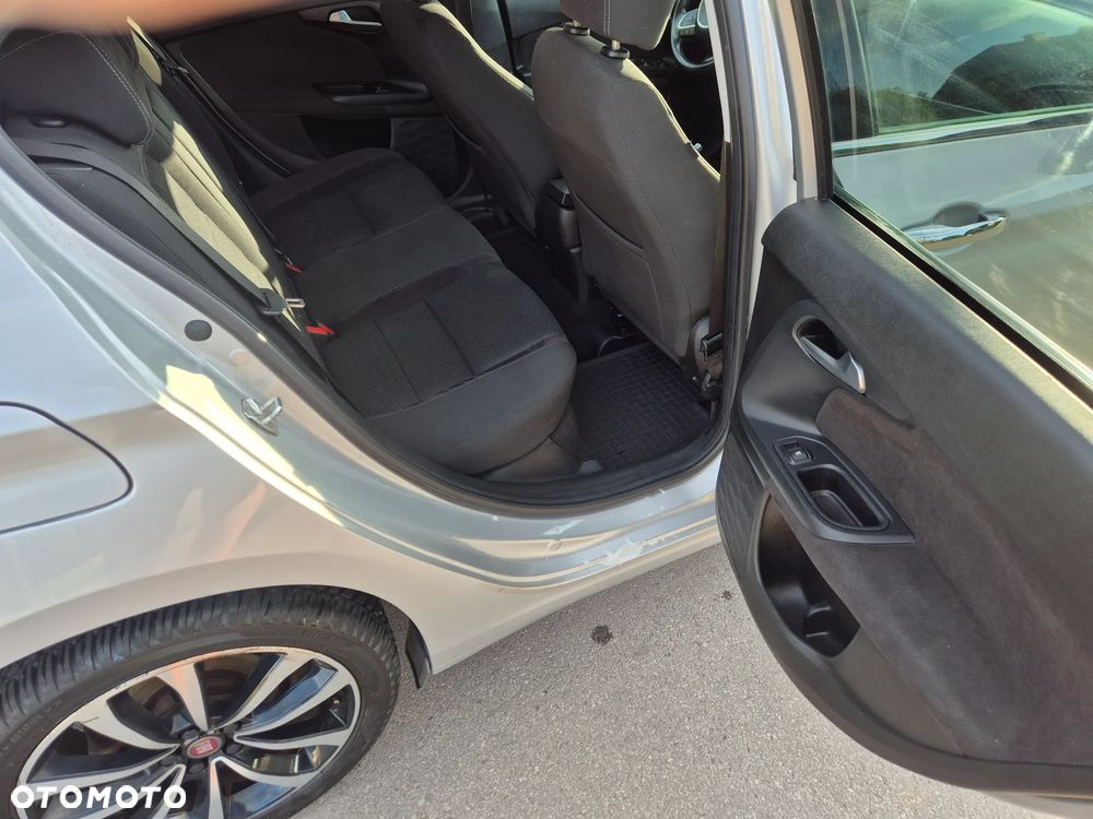 Fiat Tipo 1.6 MultiJet 16v Lounge - 11