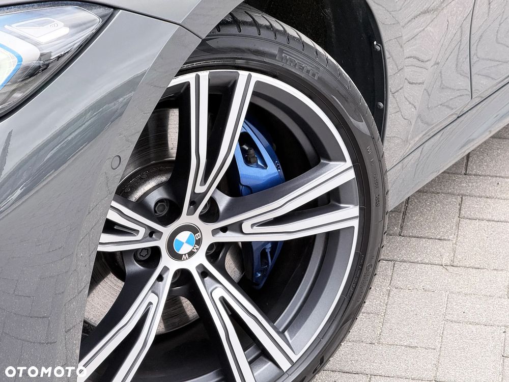 BMW Seria 3 330d xDrive M Sport - 15