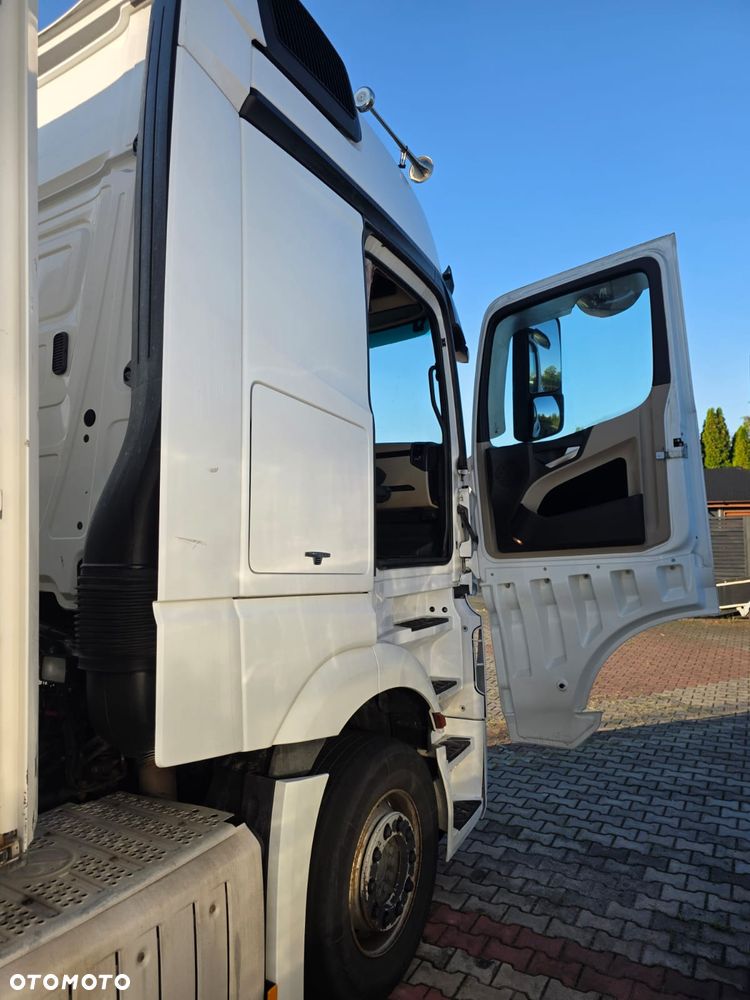 Mercedes-Benz Actros - 6