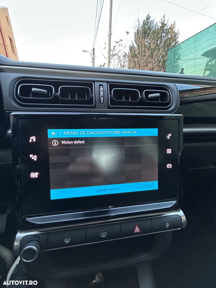 Citroën C3 1.2 PureTech BVM Shine - 9