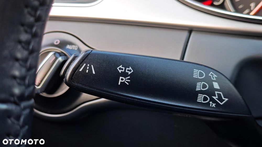 Audi A4 Avant 2.0 TDI DPF clean diesel quattro S tronic Ambiente - 36